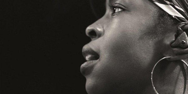 Lauryn Hill Gets Out