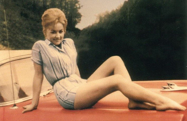 Hello I'm Dolly: The Last Album Where No One Knew What To Make Of Dolly Parton
