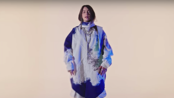 The Wave Of Female Artists Turning To Baggy Clothes To Avoid Objectification