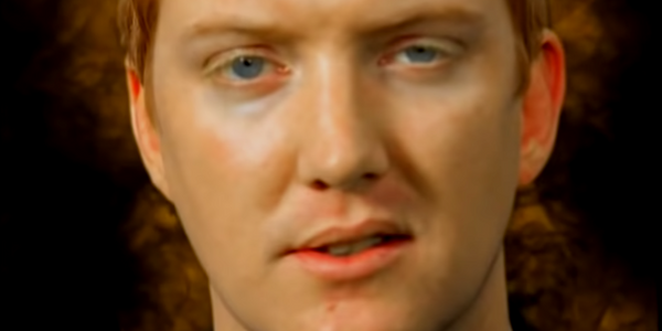 Queens Of The Stone Age Made A Rock Radio Utopia On ‘Songs For The Deaf’